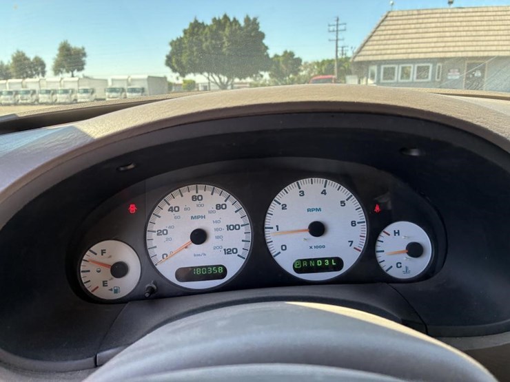 2002-dodge-grand-caravan-image-15