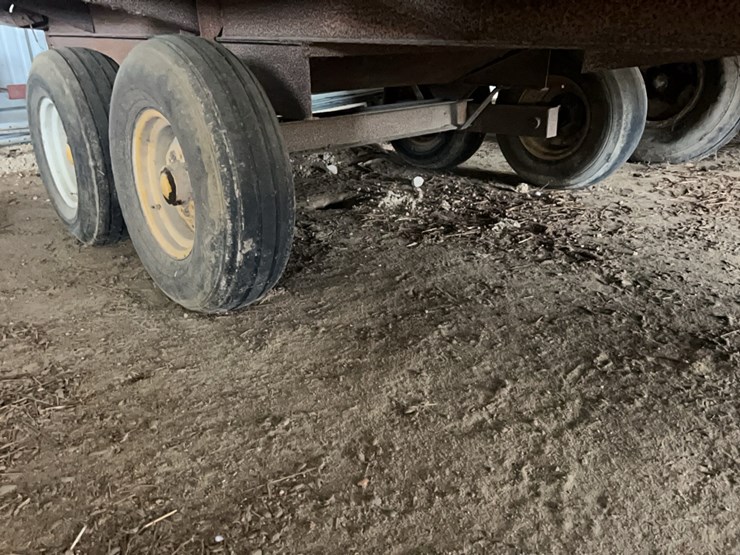 peanut-trailer,-tandem-axle-image-3