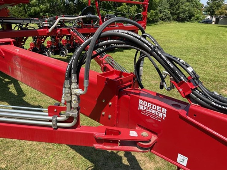 2022-case-ih-2150-image-30