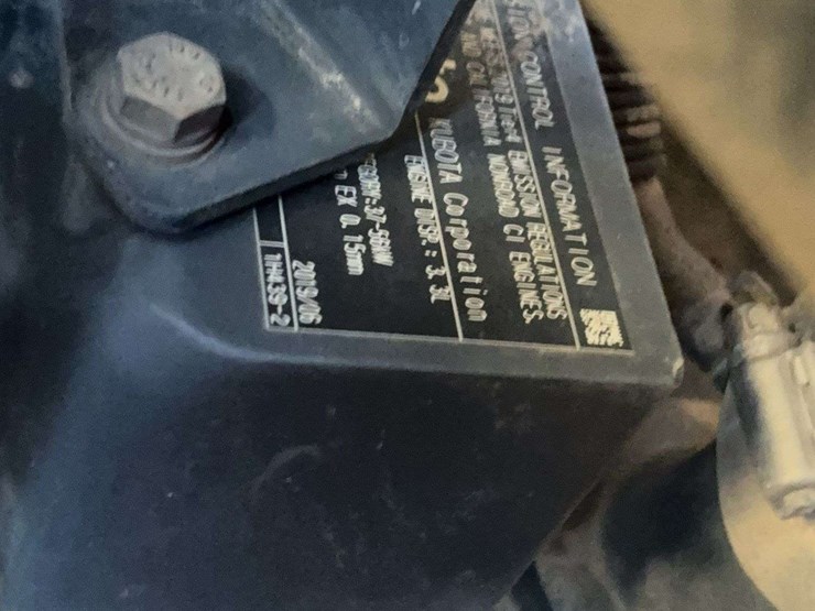 2019-takeuchi-tl8-image-24