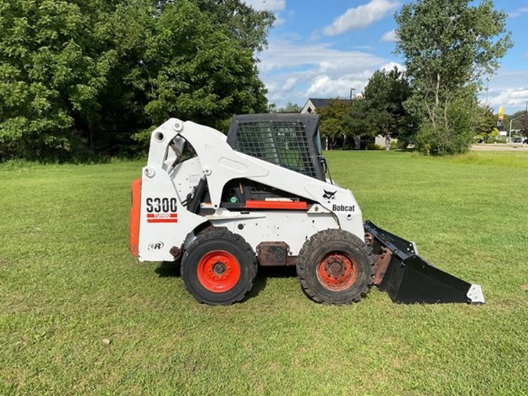 2003-bobcat-s300-image-4