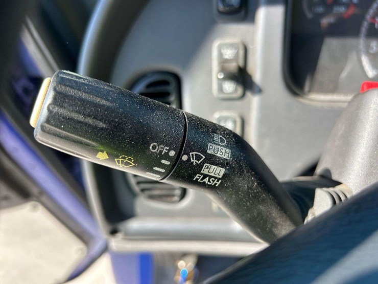 2018-freightliner-m2-106-image-16