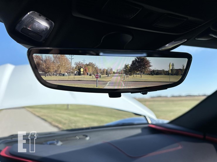 2021-chevrolet-corvette-image-32