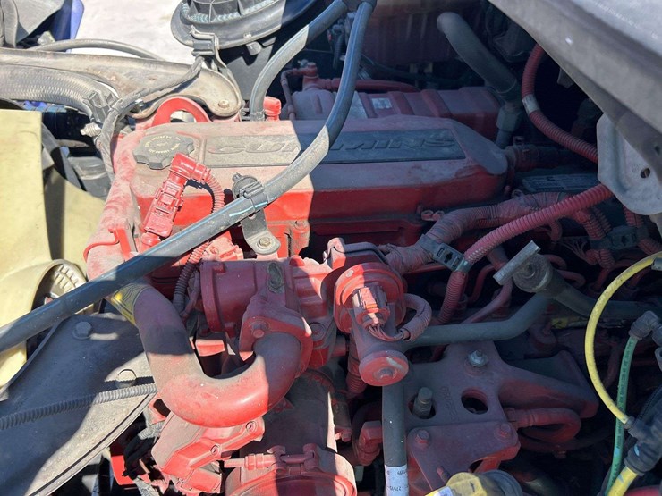 2018-freightliner-m2-106-image-13