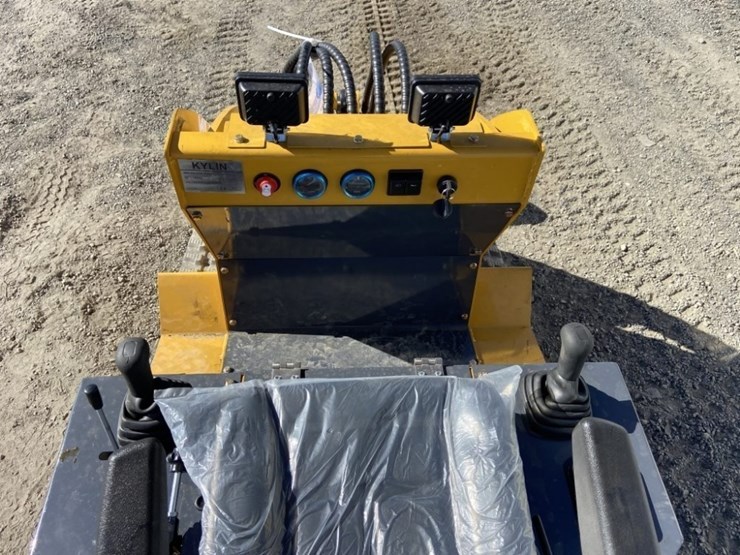 2025-kylin-ky460-compact-track-loader-image-12