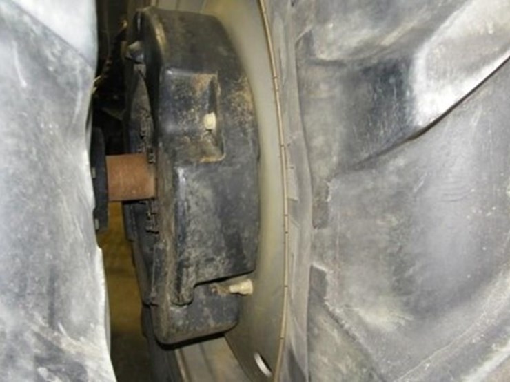 2010-case-ih-magnum-305-image-24