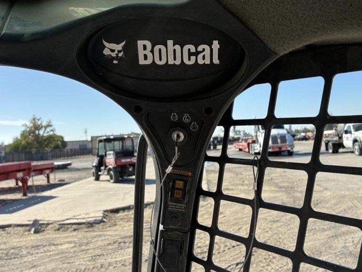 2019-bobcat-s570-image-18