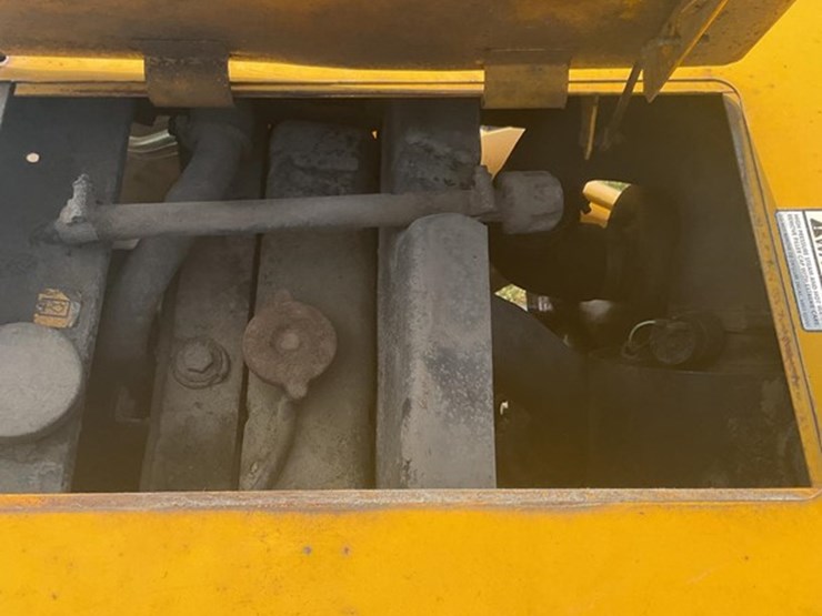 1997-massey-ferguson-660-image-25