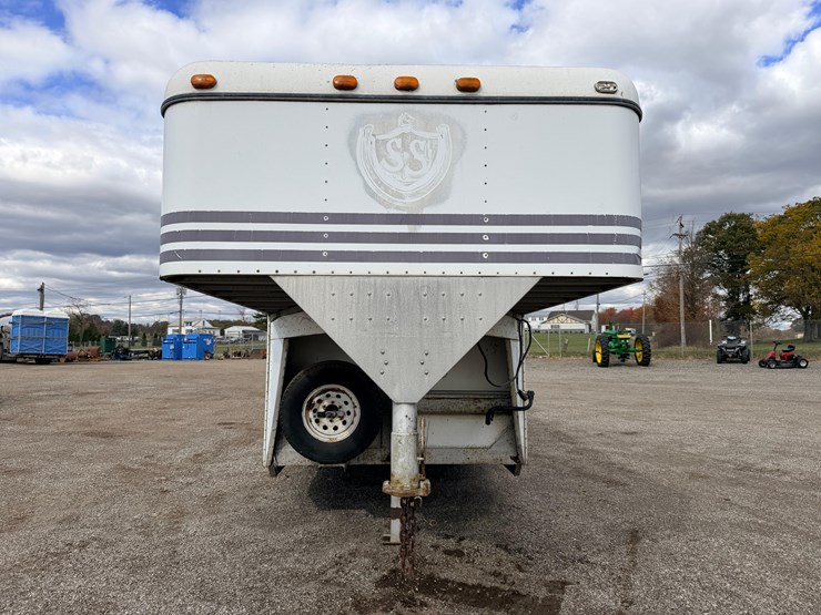 #2153-•-s&s-gooseneck-horse-trailer-image-2