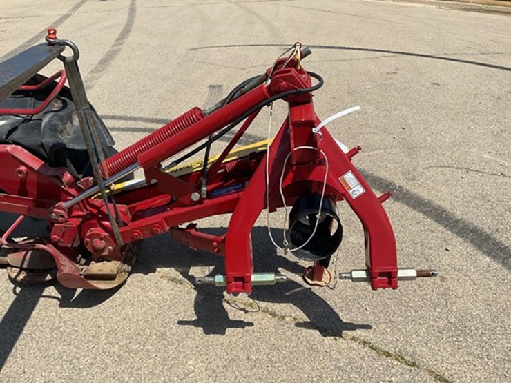 2014-new-holland-h6750-image-7