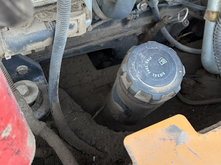 2014-case-721f-xr-image-39