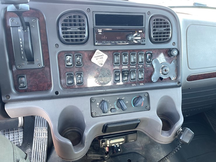 #3801-•-2019-freightliner-roll-off-truck-(has-mn-title-in-delay,-may-take-6-8-weeks)-image-28