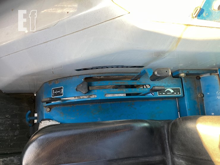 2000-new-holland-2120-image-14