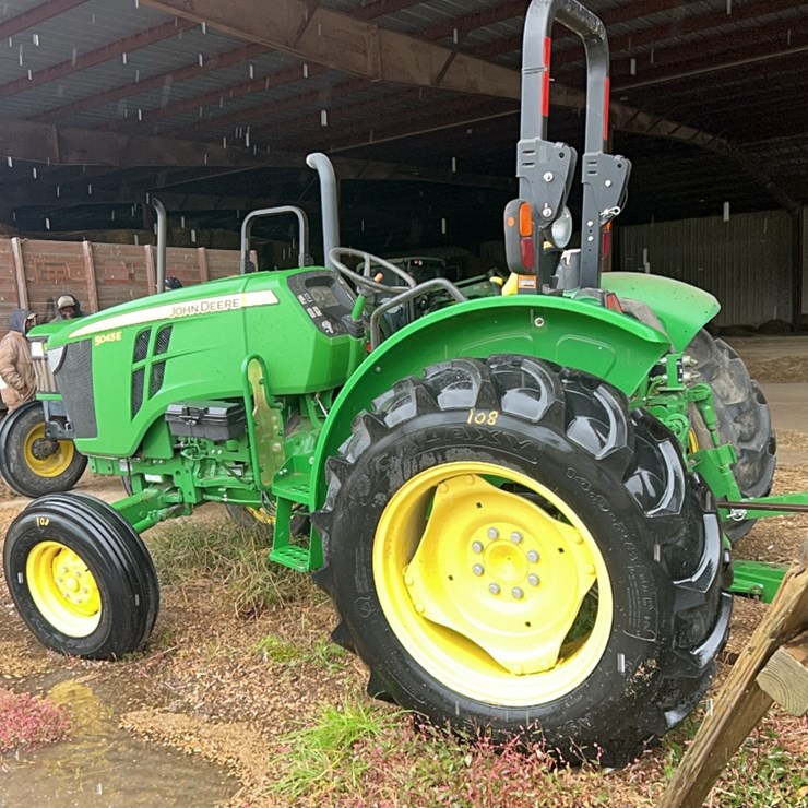JOHN DEERE 5045E