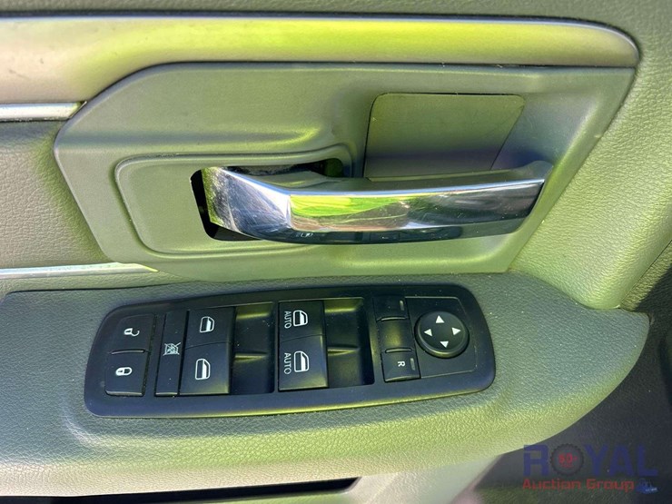 2015-dodge-ram-1500-image-13