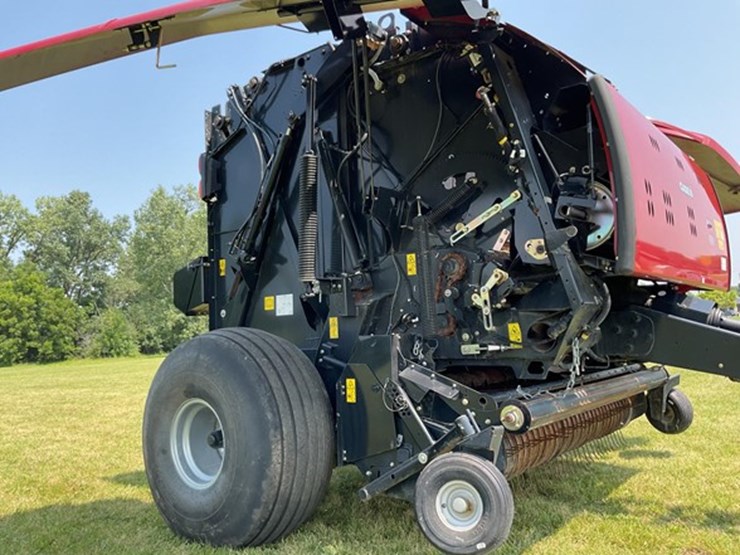 2022-case-ih-rb565-image-11