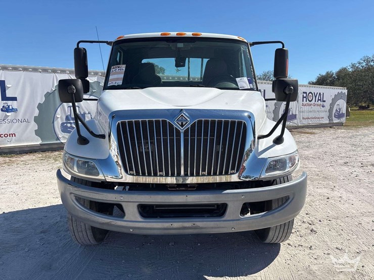 2006-international-durastar-4300-image-32
