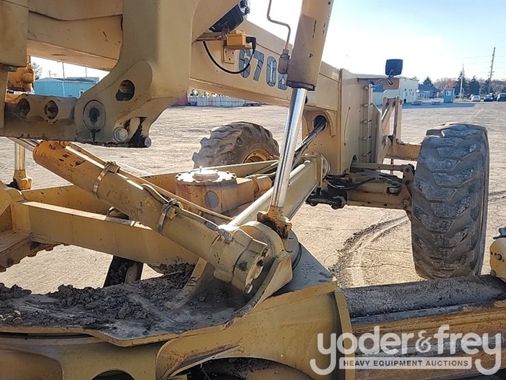 1995-deere-670b-image-27