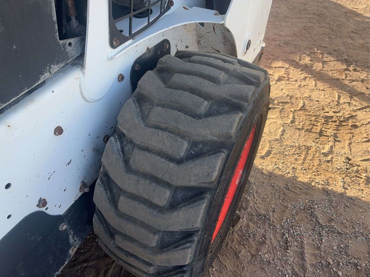 2019-bobcat-s570-image-34
