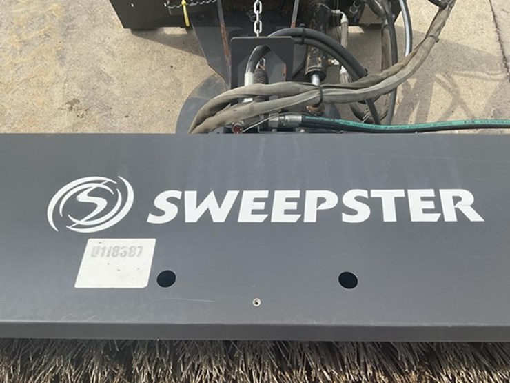 #82-•-2025-sweepster-md84-sweeper-image-9