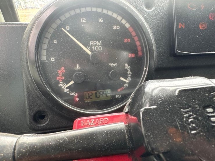 2014-mack-leu613-image-24