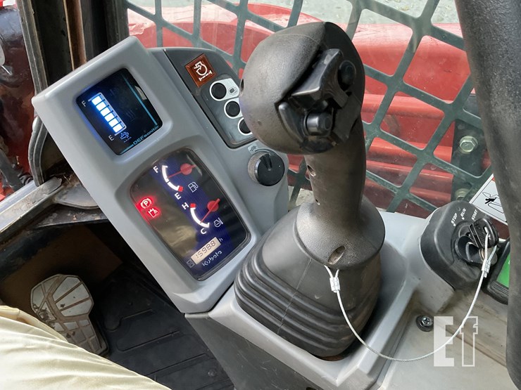 2020-kubota-svl95-2s-image-19