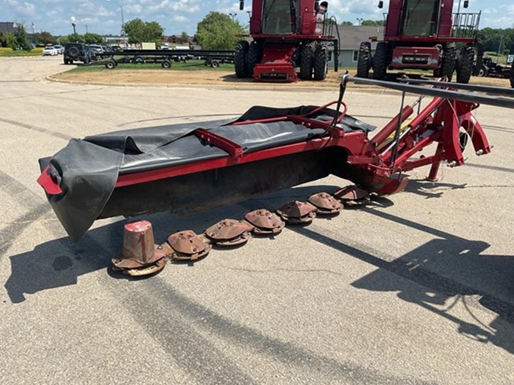 2014-new-holland-h6750-image-1