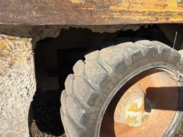 #1353-•-yale-gtc080-forklift-image-11