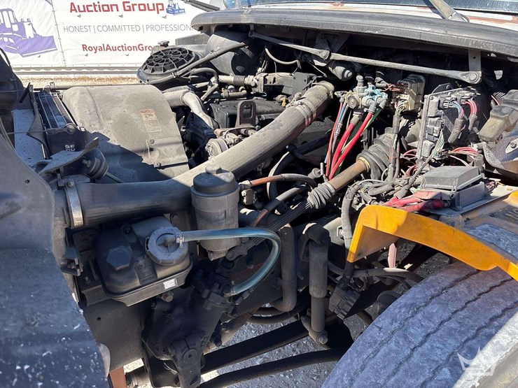 2008-freightliner-b2-image-20