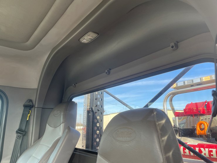 #3824-•-2019-peterbilt-heavy-rotator-(has-mn-title-in-delay,-may-take-6-8-weeks)-image-87