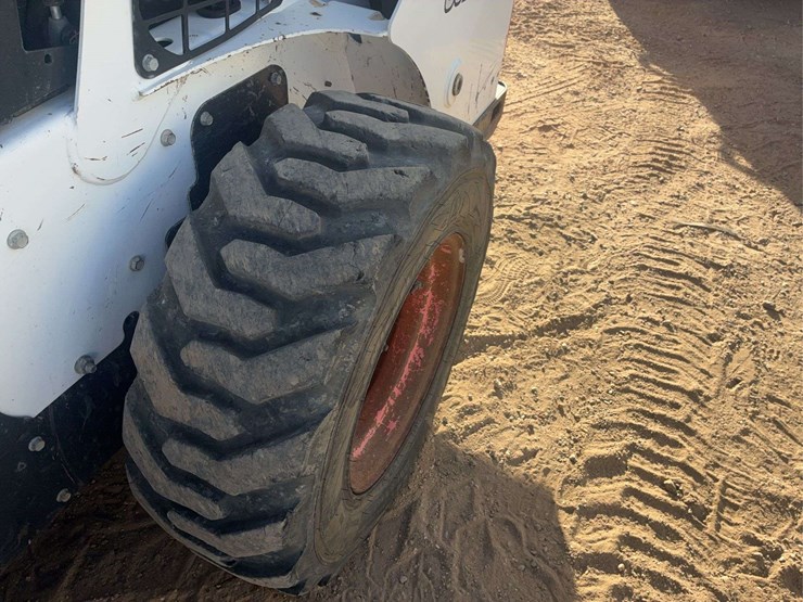 2019-bobcat-s570-image-33