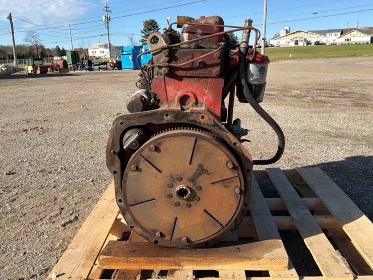 massey-ferguson-1080-image-3