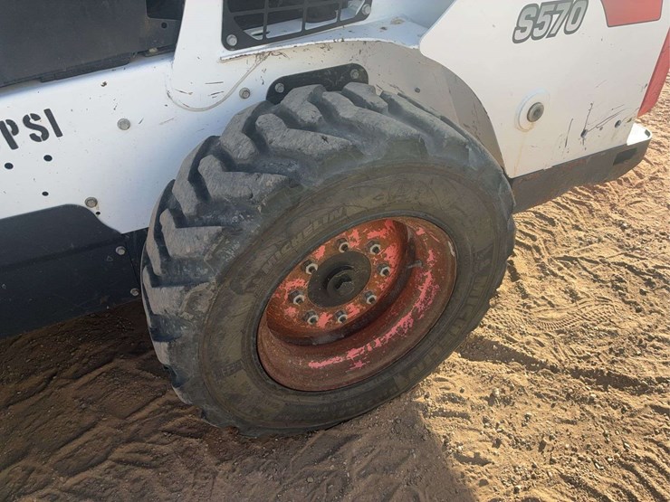 2019-bobcat-s570-image-34