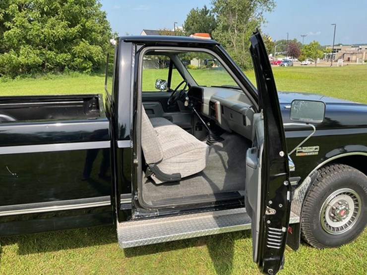 1988-ford-f250-xlt-lariat-image-10