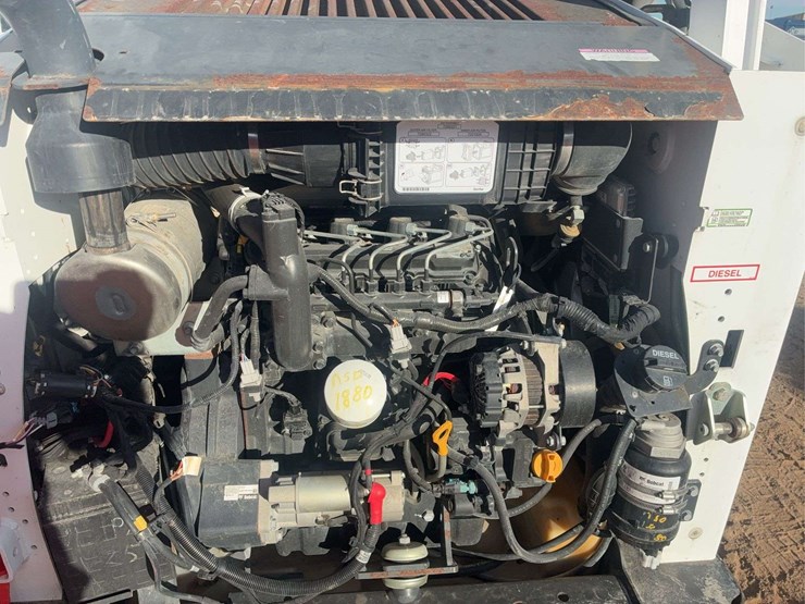 2019-bobcat-s570-image-21
