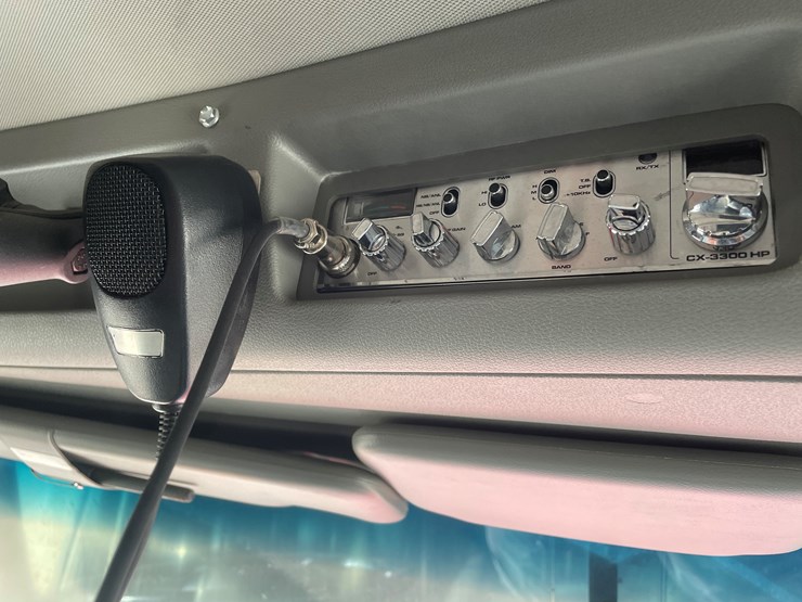 #3822-•-2019-peterbilt-heavy-rotator-truck-(has-mn-title-in-delay,-may-take-6-8-weeks)-image-59