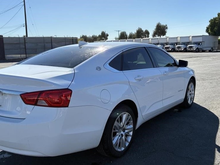 2018-chevrolet-impala-sedan-image-3