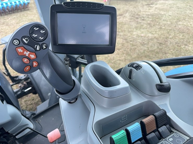 new-holland-t7.260-image-109
