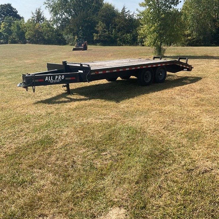 #70 • 2005 IMPERIAL Trailer