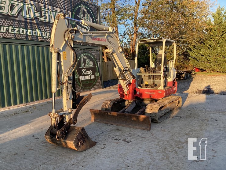 2015-takeuchi-tb260-image-8