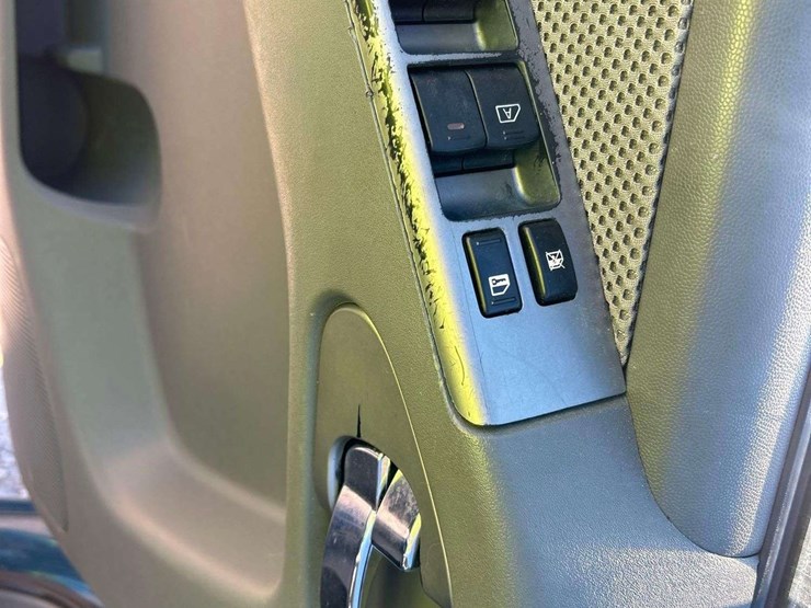 2005-nissan-frontier-image-12