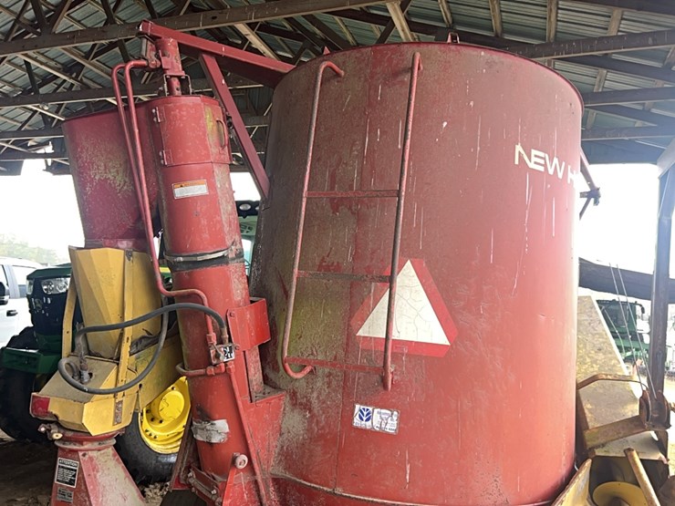 new-holland-358-image-10