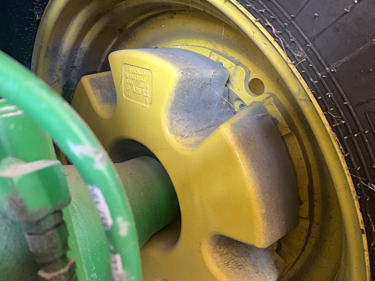 john-deere-7210-image-32