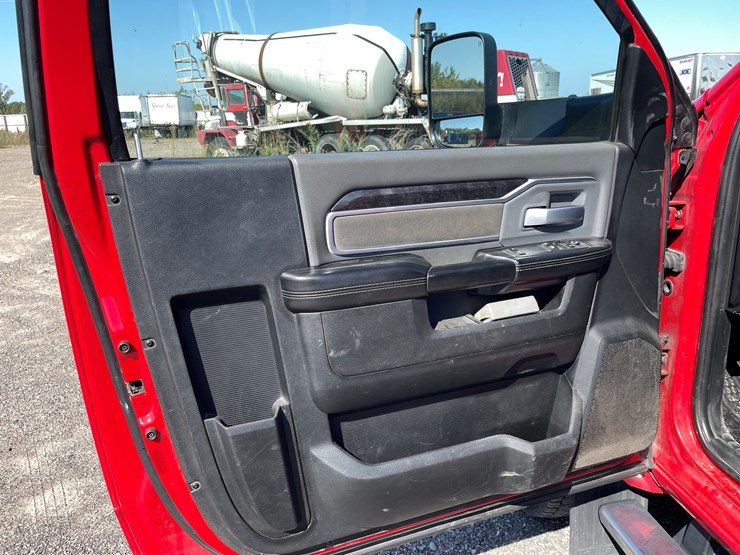 #3806-•-2021-dodge-ram-rollback-truck-(has-mn-title-in-delay,-may-take-6-8-weeks)-image-28