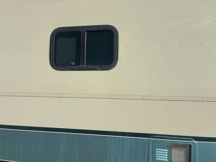 1997-chevrolet-p30-image-9