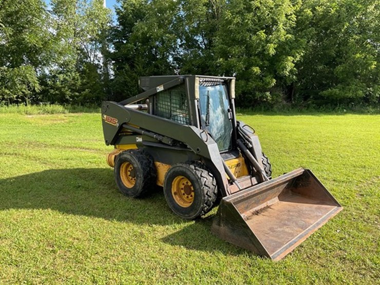 2007-new-holland-l185-image-3