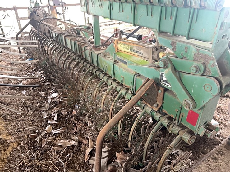 john-deere-8-image-3