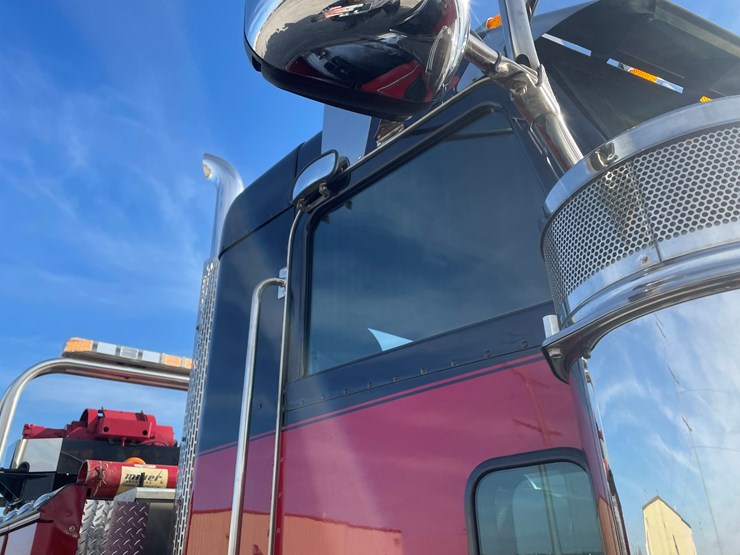 #3824-•-2019-peterbilt-heavy-rotator-(has-mn-title-in-delay,-may-take-6-8-weeks)-image-15