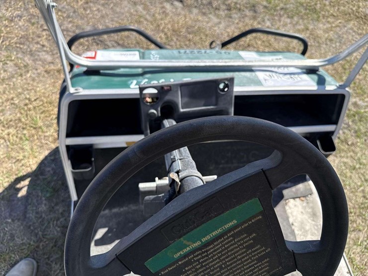 2002-club-car-carryall-2-xrt-gas-utility-cart-image-11