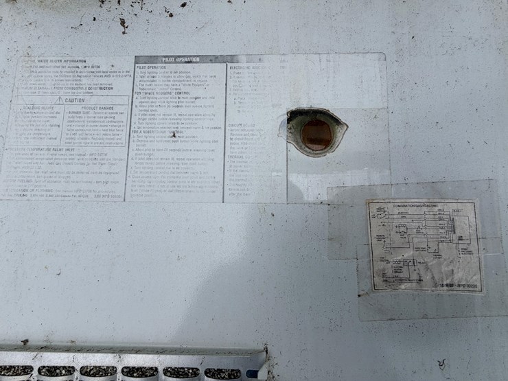 #2250-•-2005-nu-wa-hitchhiker-ii-ls-fifth-wheel-travel-trailer-image-12